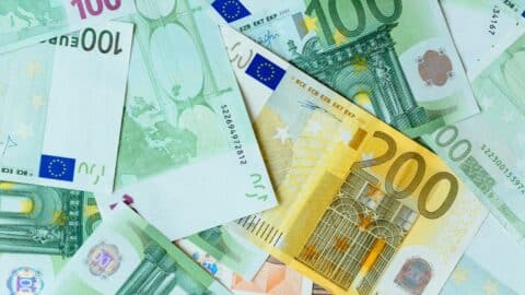 l'immagine rappresenta i soldi e l'abbiamo usata per evocare gli incentivi statali